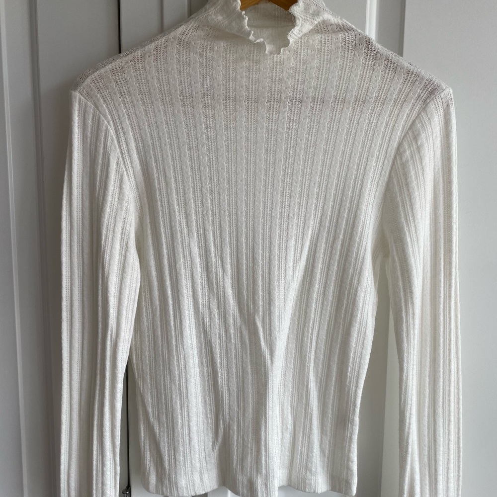 Wasabi+Mint, super soft, fitted, long sleeve turtle neck - size M